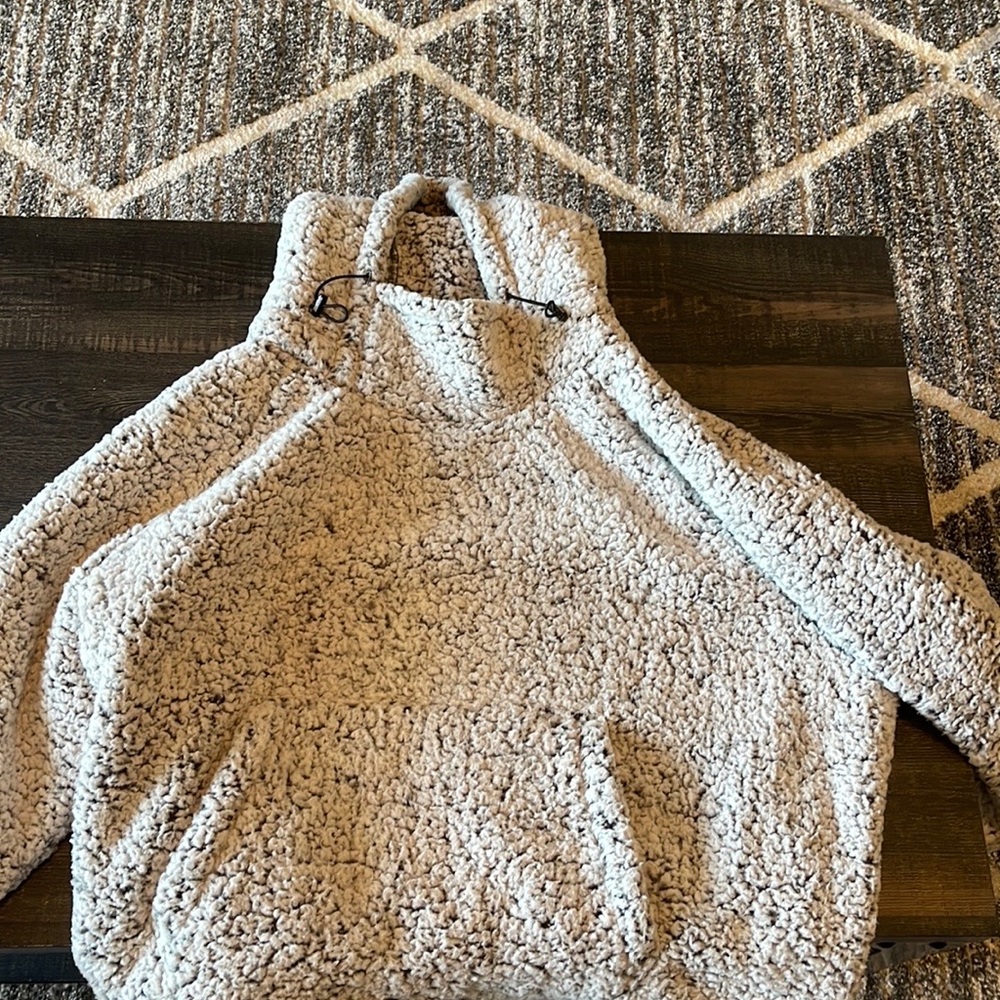 VS Sherpa sweater - Picture 3 of 3